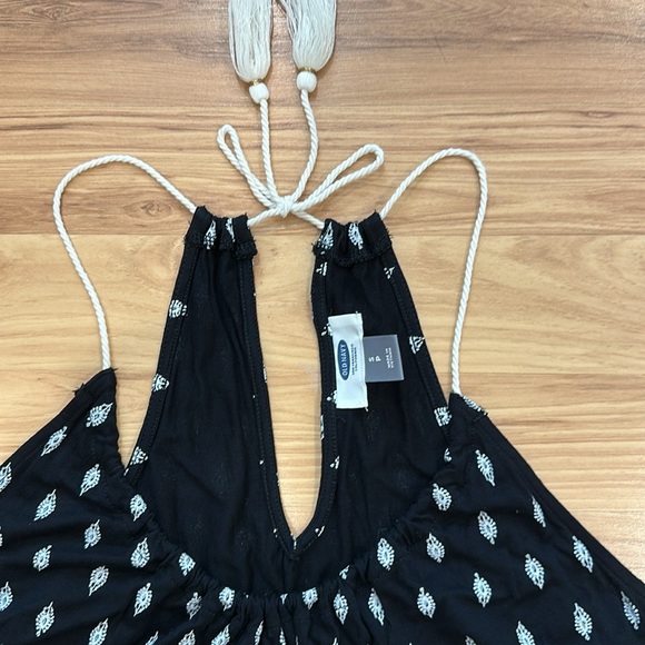 Old navy black and white top - Picture 2 of 5